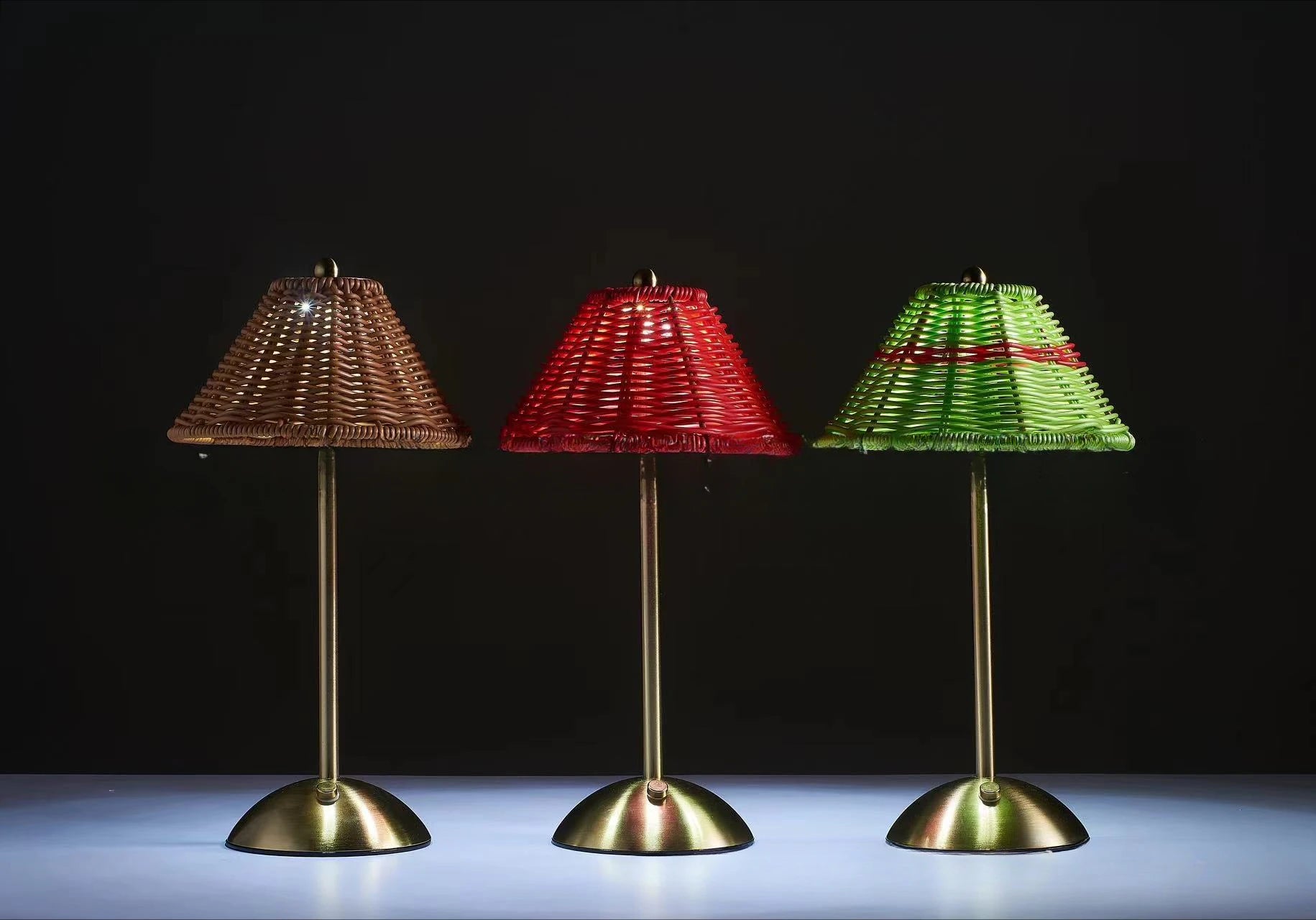Luminária Rattan Recarregável Retrô Sudeste Asiático LED