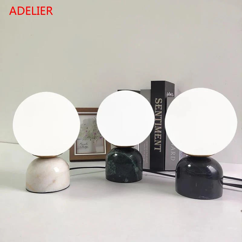 Luminária de Mesa Mármore com Bola de Vidro – Decoração para Sala e Quarto