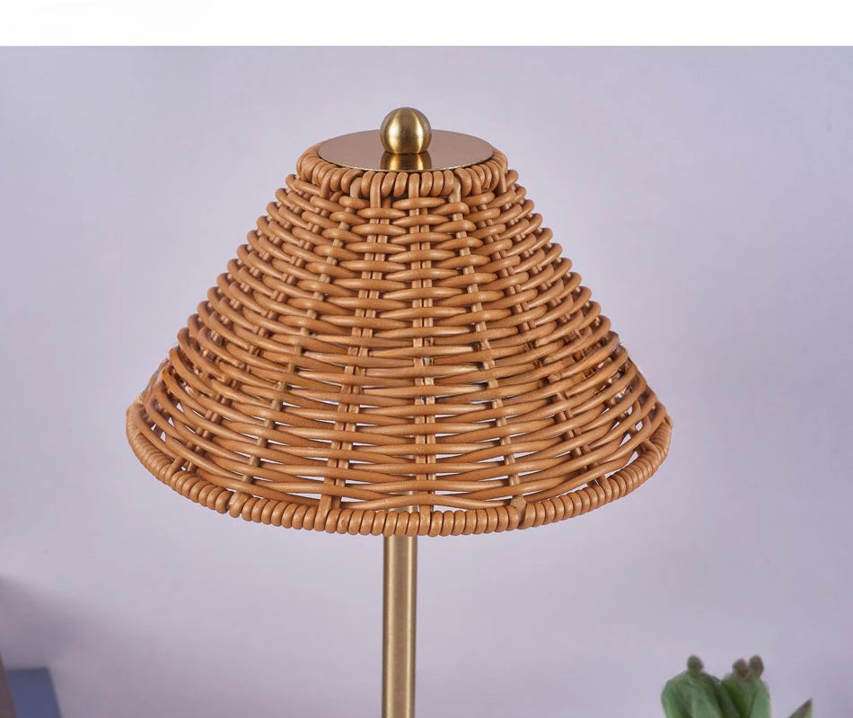 Luminária Rattan Recarregável Retrô Sudeste Asiático LED