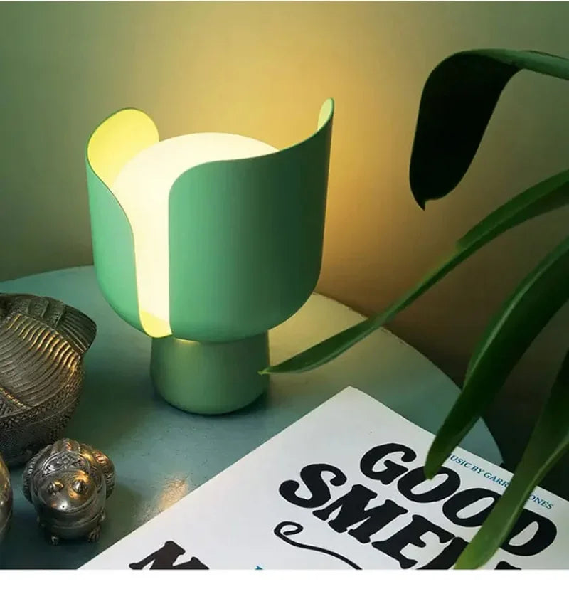 Luminária de Mesa Pétalas Girátórias Italiana – Sala, Quarto e Decoração