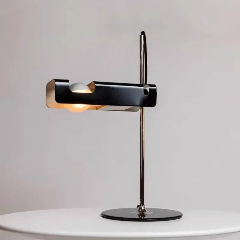 Luminária de Mesa Industrial Italiana – Sala, Escritório e Hotel