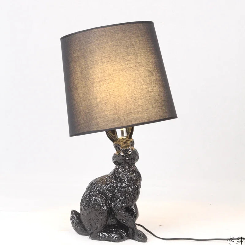 Luminária de Mesa Coelho LED Resina Nórdica – Quarto e Cabeceira