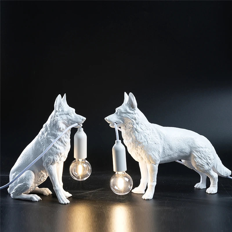 Luminária de Mesa Pastor Alemão Resina USB – Quarto Infantil e Decoração